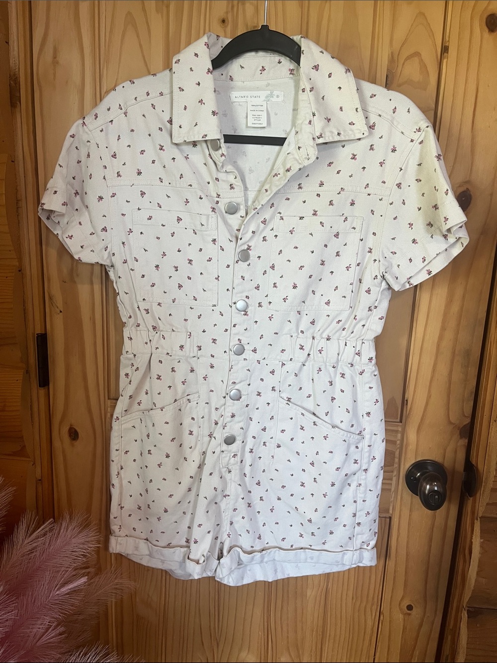 Altar'd State Cream Floral Button-Front Short Romper - Picture 4 of 7